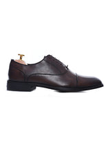 Men's brown leather oxford cap toe lace-up formal shoe with wooden shoe tree